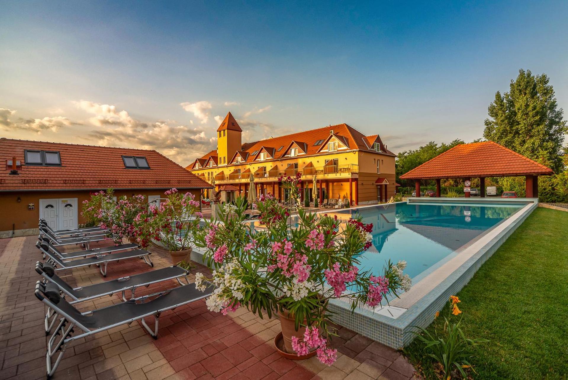 Termal Hotel Vesta Tapioszecso Dış mekan fotoğraf